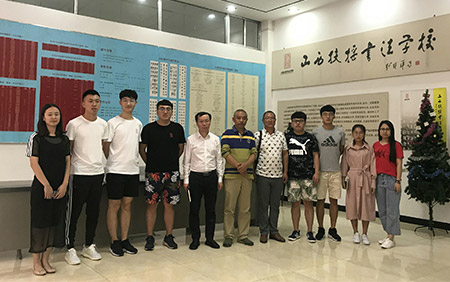 刘刚老师莅临我校指导